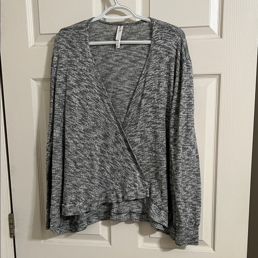 Gilligan & O’Malley Gray Wrap Cardigan